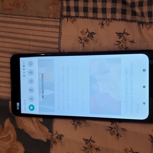 Cricket 5G 64GB Dream Phone Electric Blue with screen protector and red case - Picture 4 of 4